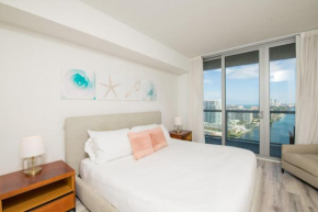 Chic 2 BR 2BTH Water Views Modern Kitchen Balcony Gym Pool 28TH FL